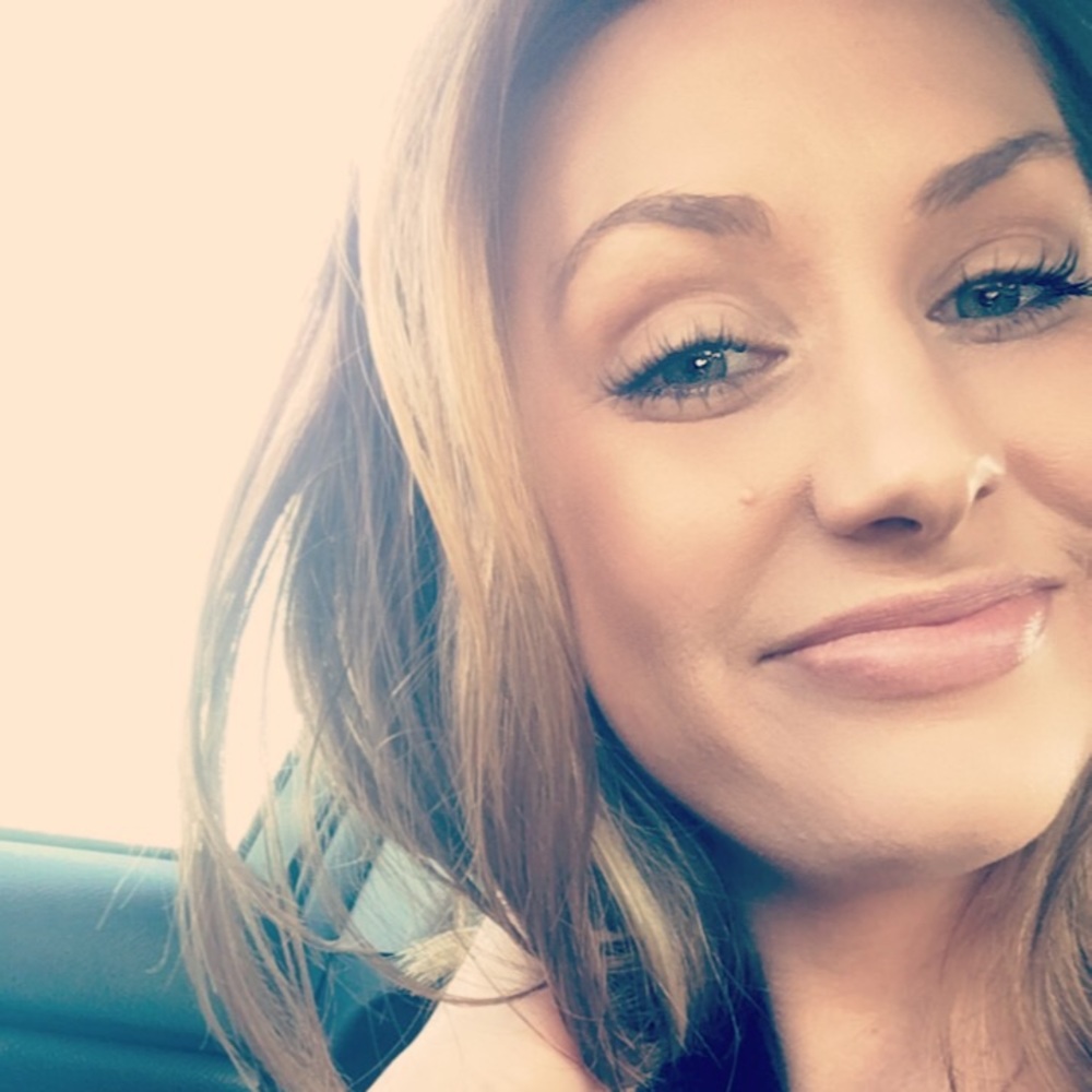 Meet your Posher, Alyssa✌🏼